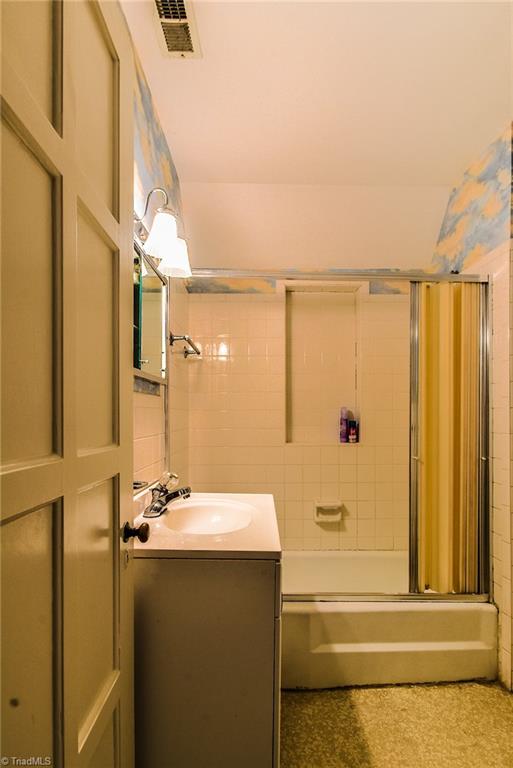 419 Roslyn Road Winston-Salem, NC 27104 - Photo 10 of 16 Gallery Image 10