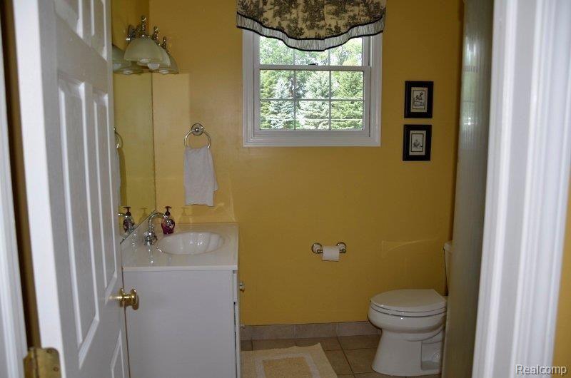 12335 Fish Lake Road Holly, MI 48442 - Photo 32 of 39 Full Bath