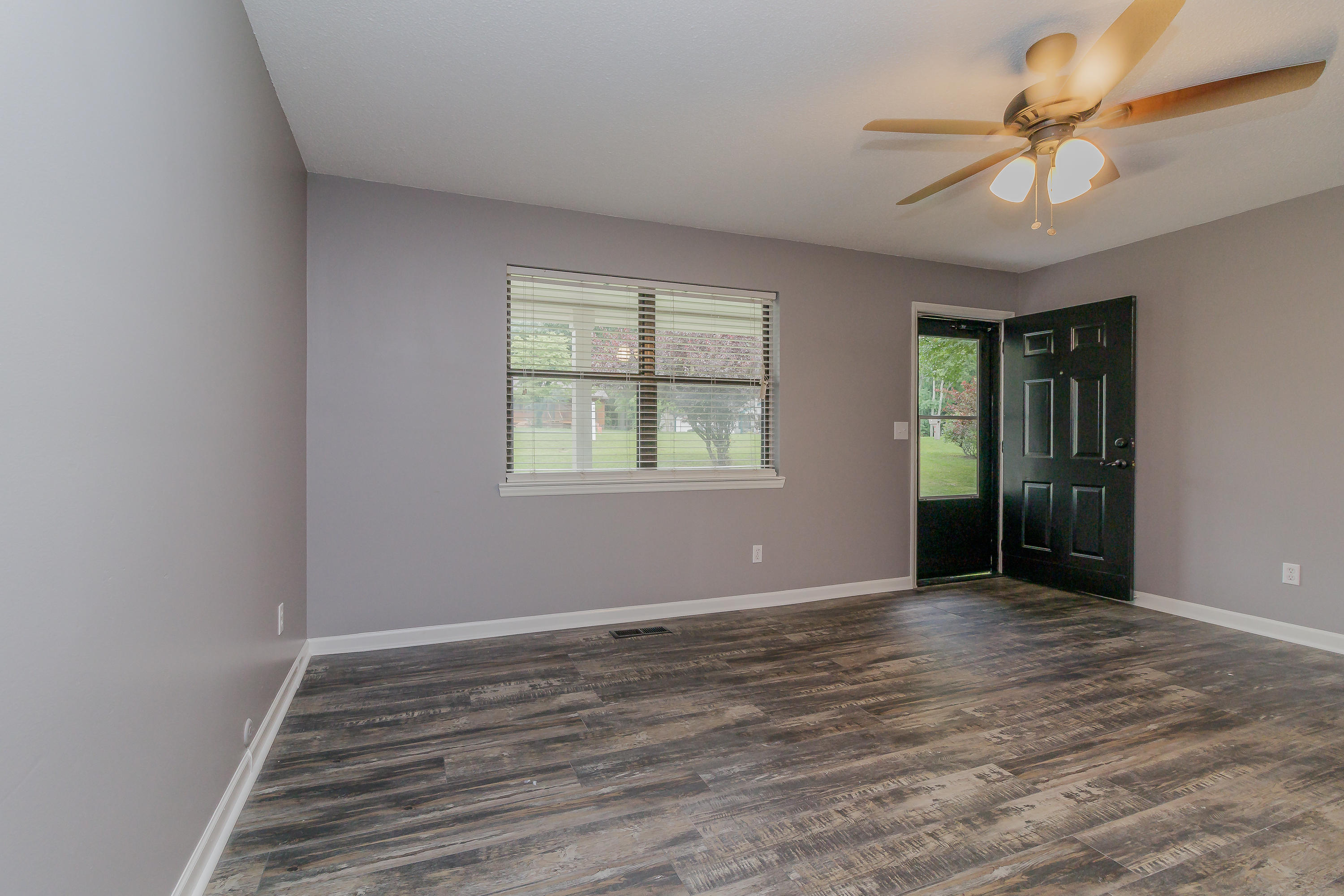 512 Three Notch Road Ringgold, GA 30736 - Photo 24 of 47 Living Room 3