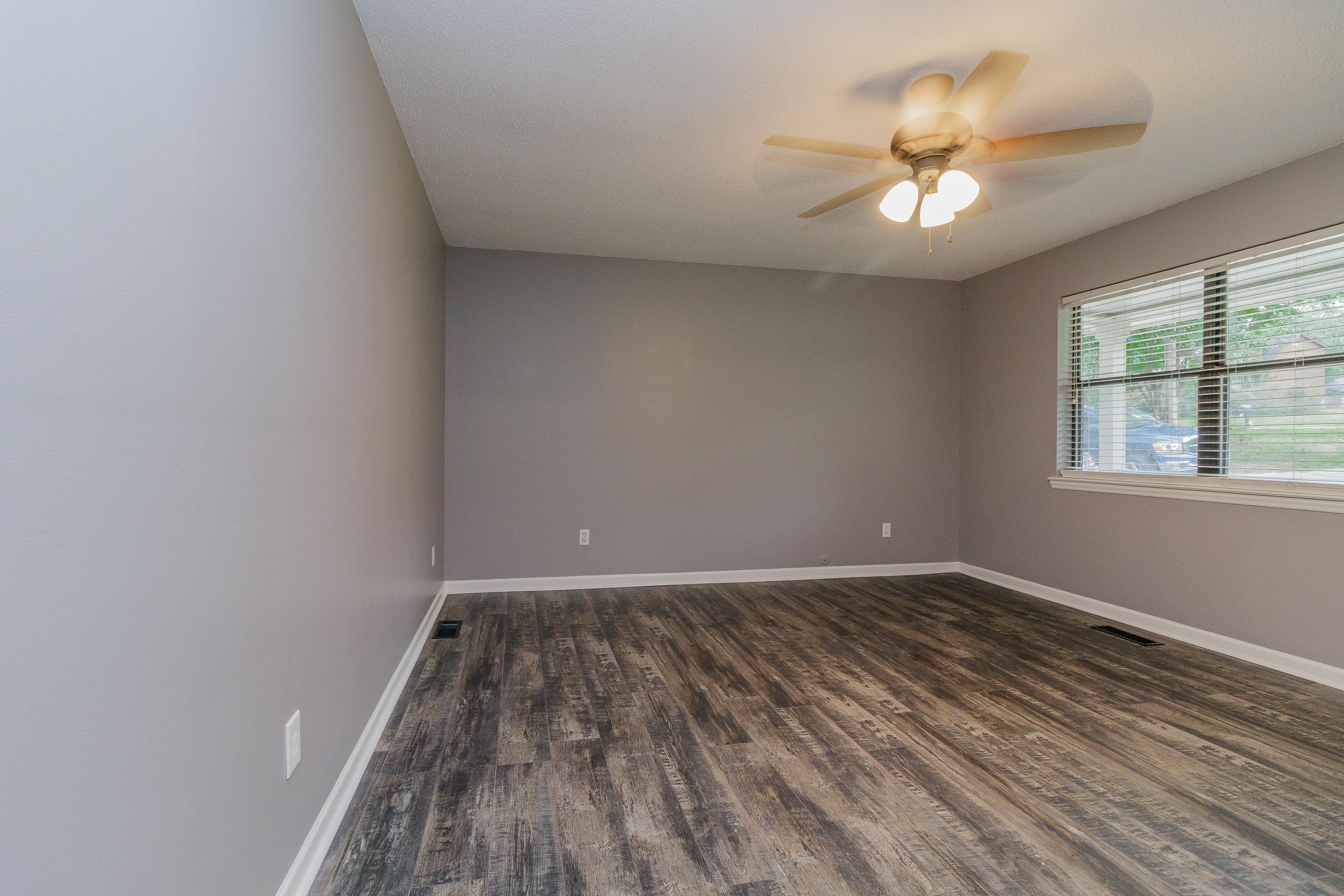 512 Three Notch Road Ringgold, GA 30736 - Photo 25 of 47 Living Room 5