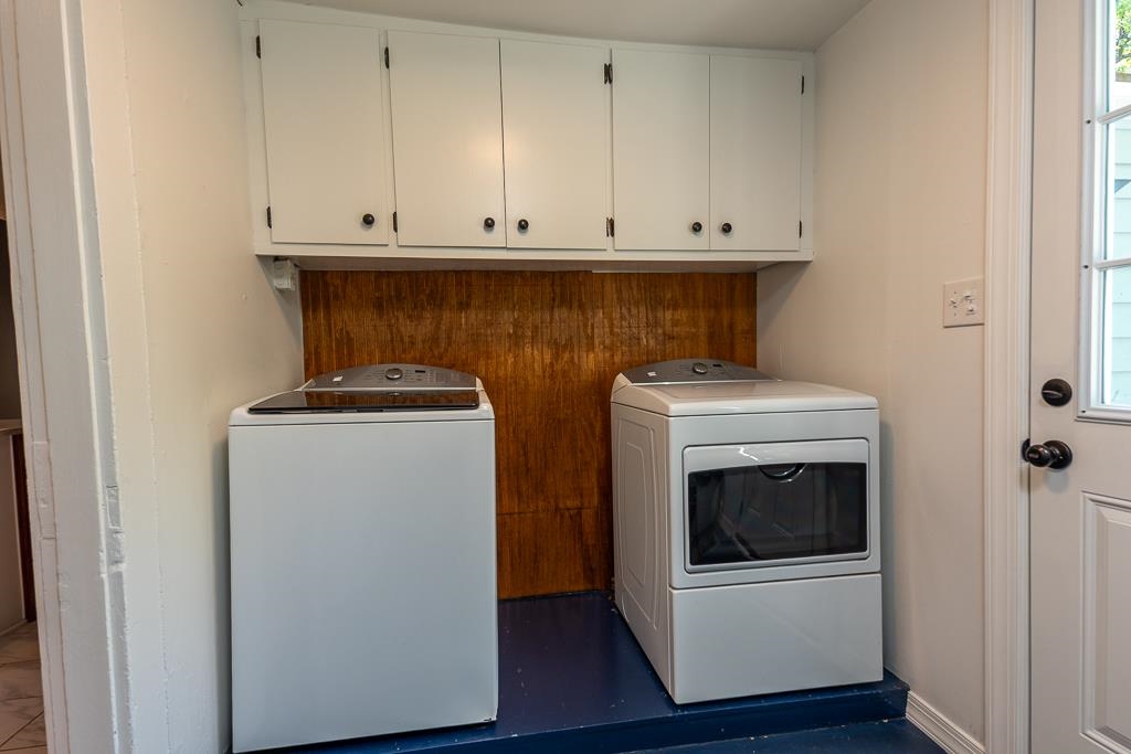 119 South Fenwick Road Memphis, TN 38111 - Photo 19 of 28 a utility room with dryer and washer