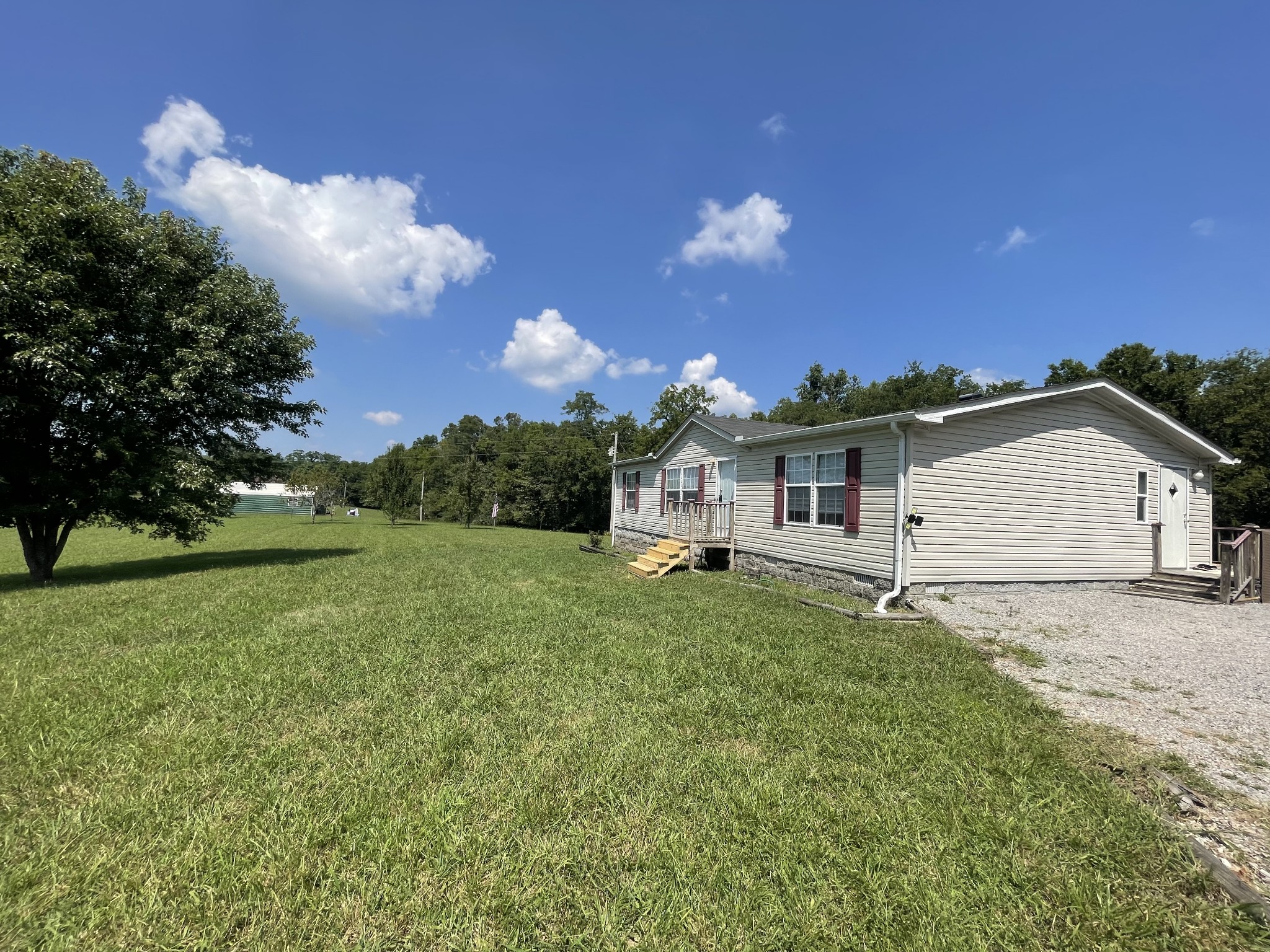 3556 Goshen Road Santa Fe, TN 38482 - Photo 4 of 22 a view of a house with a yard