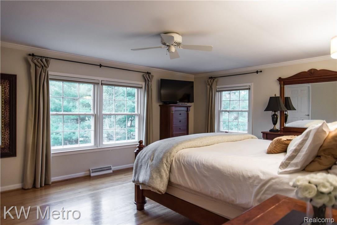 4125 Nearbrook Road Bloomfield Hills, MI 48302 - Photo 32 of 49 4125 Nearbrook Master Bedroom Picture.jpg
