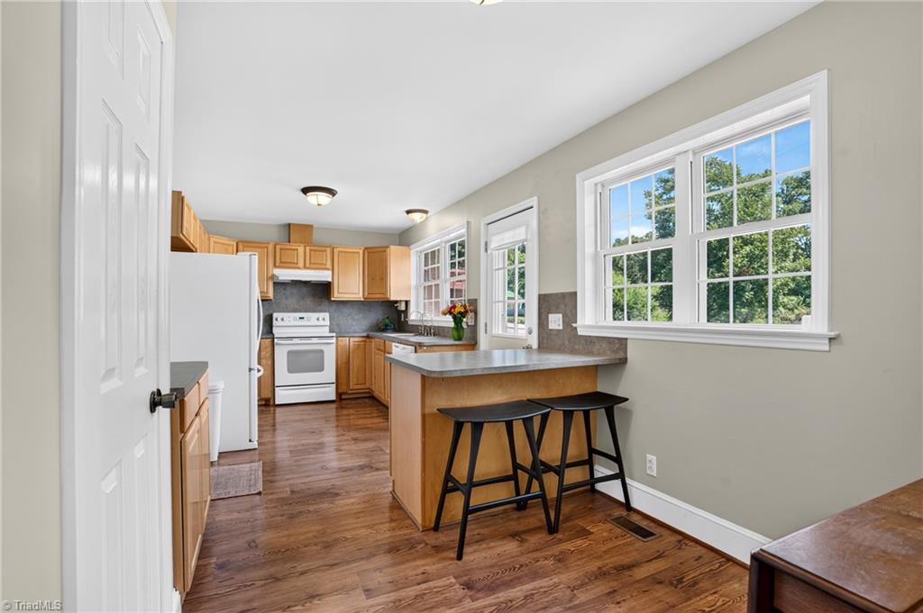1027 Shamrock Road Asheboro, NC 27203 - Photo 21 of 50 Kitchen