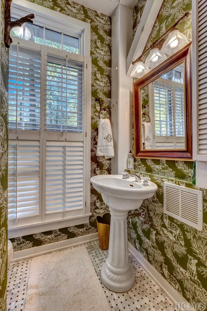 75 Billy Cabin Road Highlands, NC 28741 - Photo 16 of 28 Gallery Image 16
