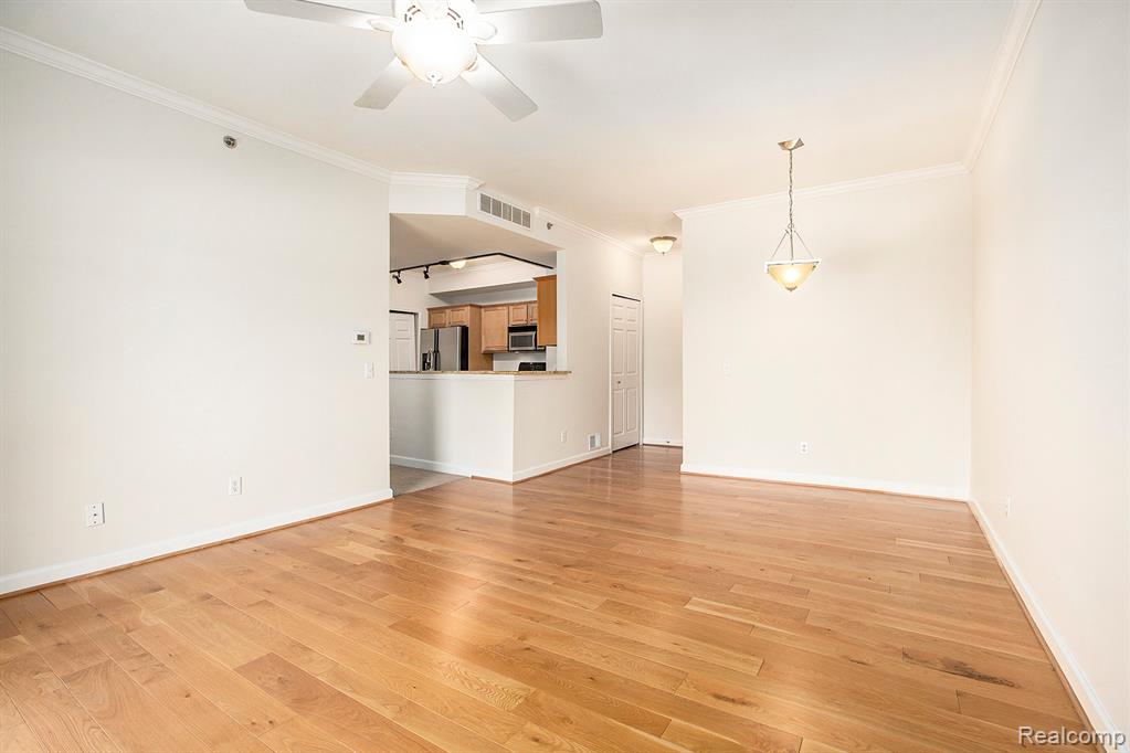 283 South Zeeb Road, Unit 204 Ann Arbor, MI 48103 - Photo 8 of 28