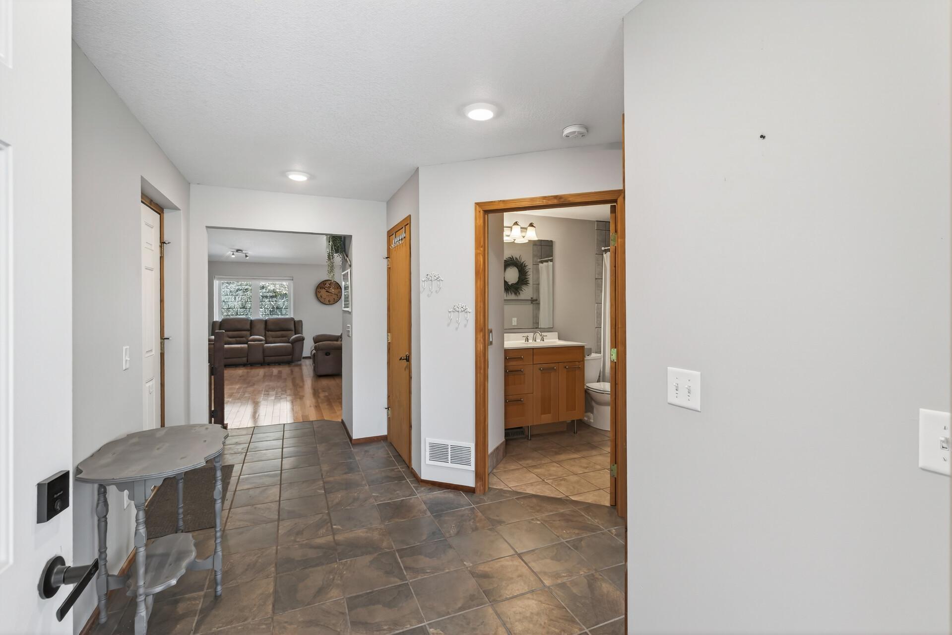 13593 Embry Way Apple Valley, MN 55124 - Photo 14 of 36