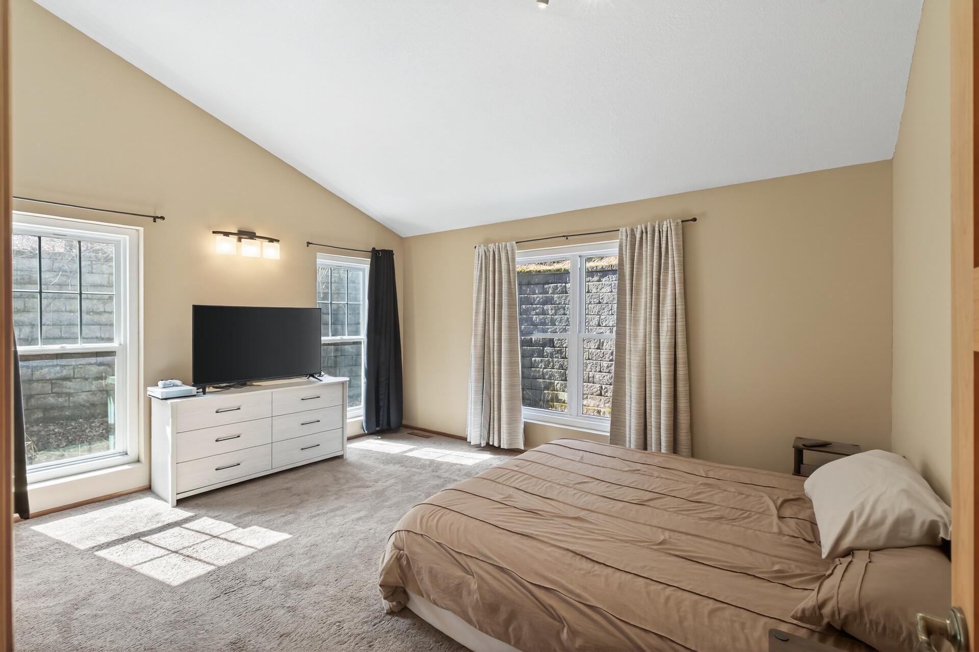 13593 Embry Way Apple Valley, MN 55124 - Photo 15 of 36