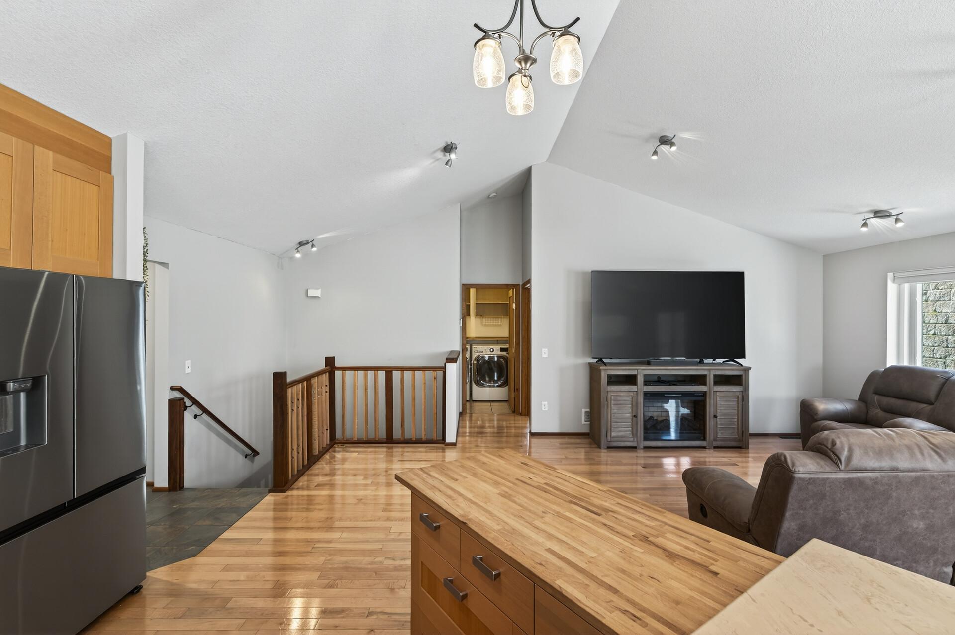 13593 Embry Way Apple Valley, MN 55124 - Photo 8 of 36