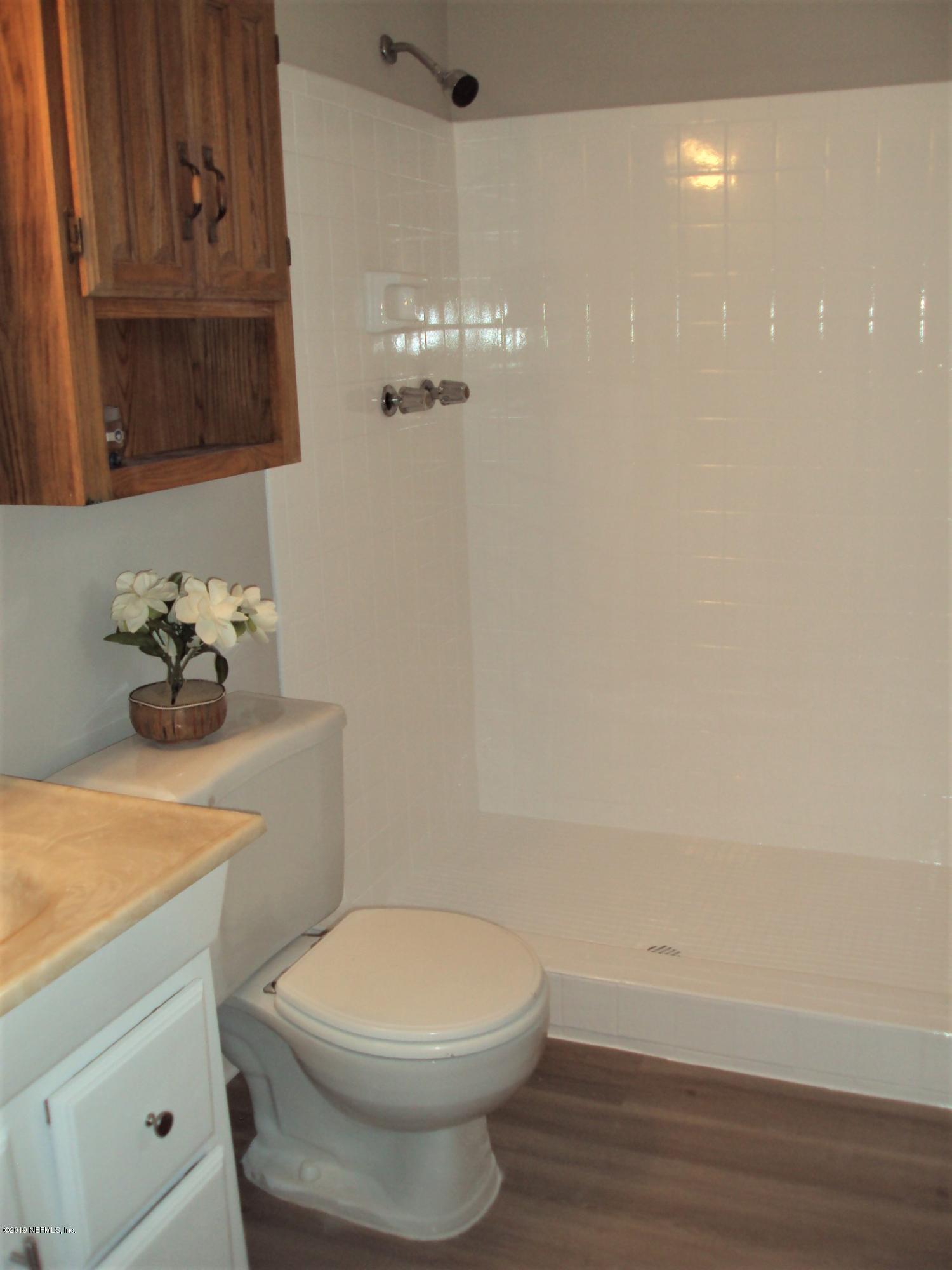 16176 Hargett Road Jacksonville, FL 32218 - Photo 9 of 14 Master Bathroom