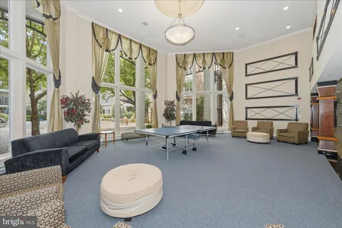 $340,000 | 501 Hungerford Drive, Unit 139, Rockville, MD 20850