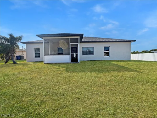 $1,749 | 906 Alfreda Avenue, Lehigh Acres, FL 33971