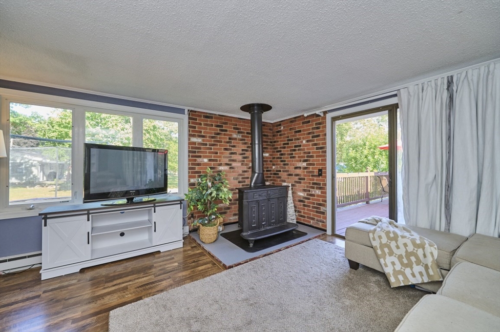 35 Catherine Drive Peabody, MA 01960 - Photo 8 of 20