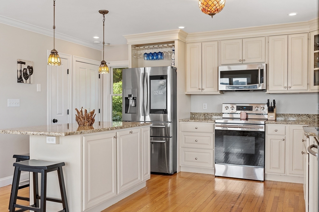 52 Beebe Road Quincy, MA 02169 - Photo 11 of 36 Gallery Image 11
