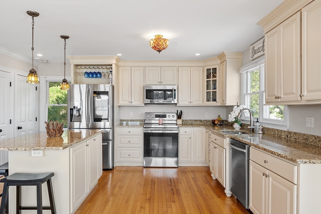 52 Beebe Road Quincy, MA 02169 - Photo 12 of 36 Gallery Image 12