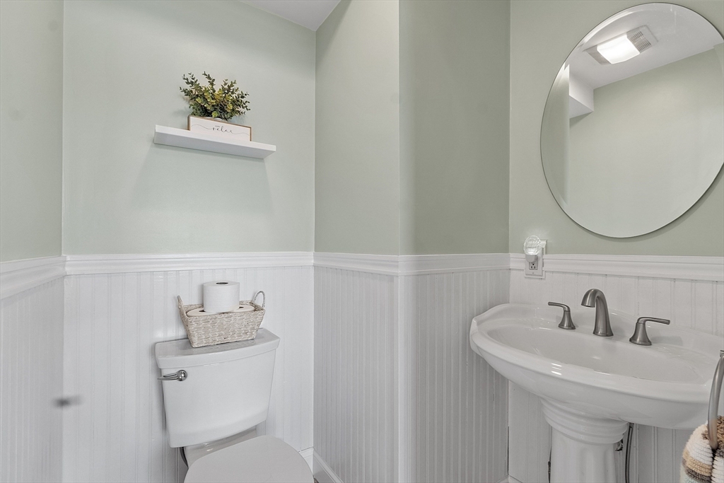52 Beebe Road Quincy, MA 02169 - Photo 16 of 36 Gallery Image 16
