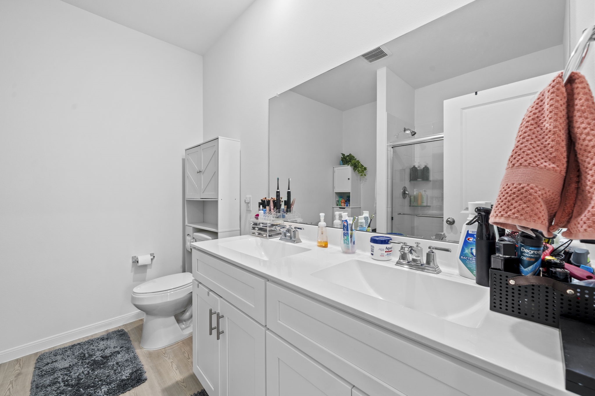334 Maple Bark Trail Willis, TX 77378 - Photo 11 of 26 Primary bathroom.