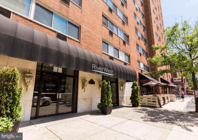 2101 Chestnut Street, Unit 815 Philadelphia, PA 19103 - Photo 2 of 11