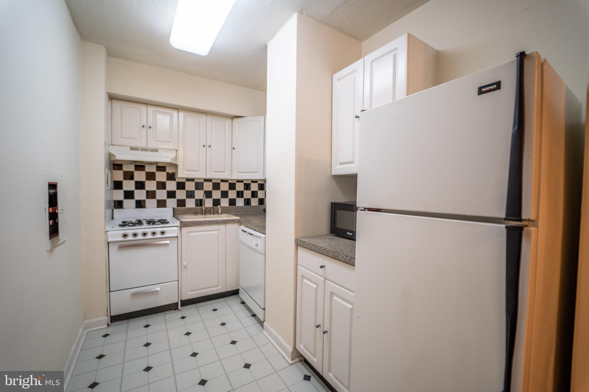 2101 Chestnut Street, Unit 815 Philadelphia, PA 19103 - Photo 6 of 11