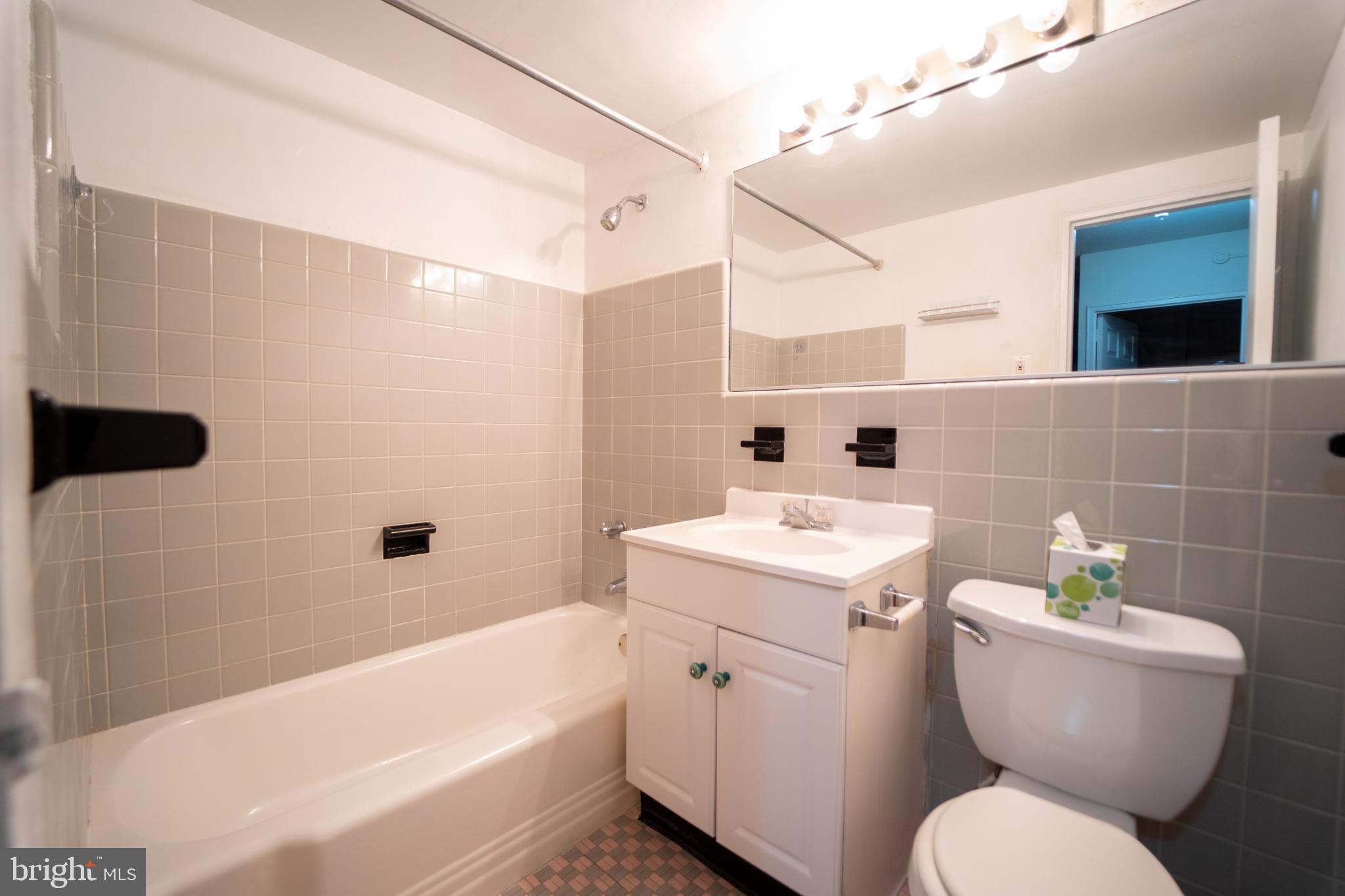 2101 Chestnut Street, Unit 815 Philadelphia, PA 19103 - Photo 10 of 11