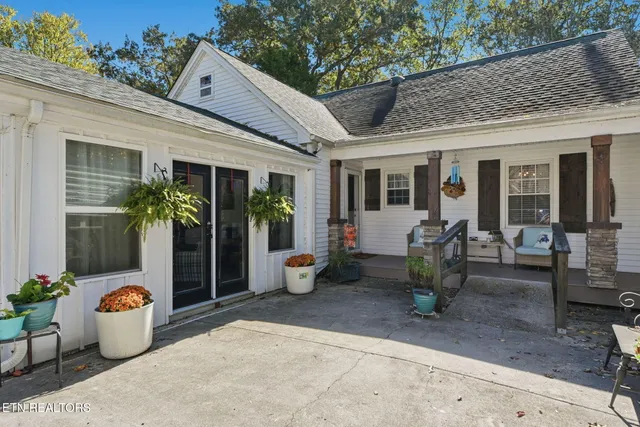 $589,900 | 904 Granville Conner Road, Powell, TN 37849