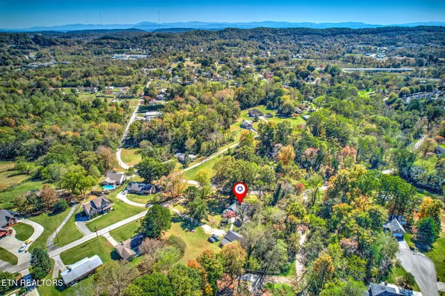 $589,900 | 904 Granville Conner Road, Powell, TN 37849