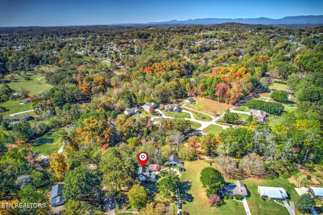 $589,900 | 904 Granville Conner Road, Powell, TN 37849