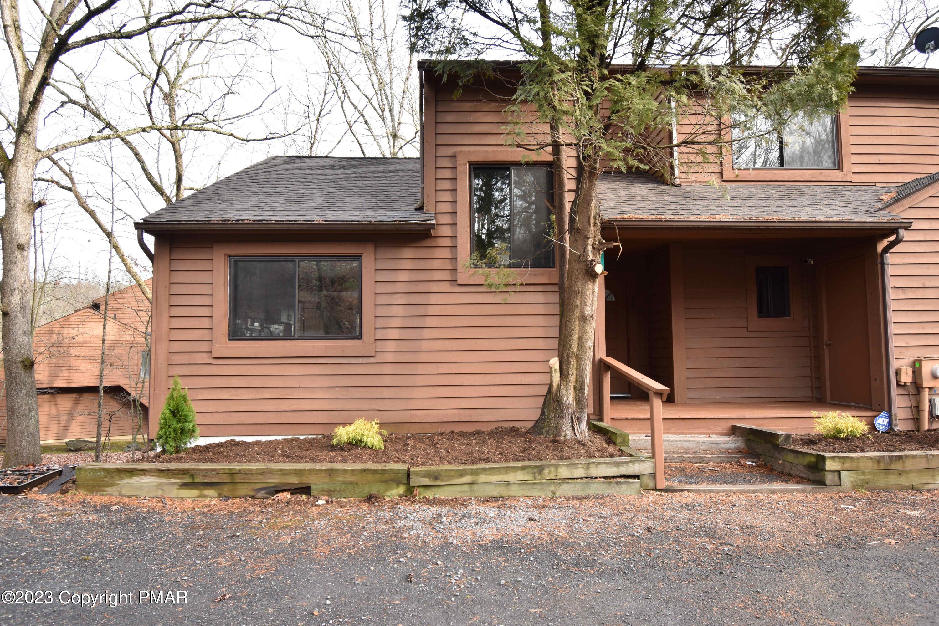 601 Mountain View Way Bushkill, PA 18324 - Photo 27 of 37 Front