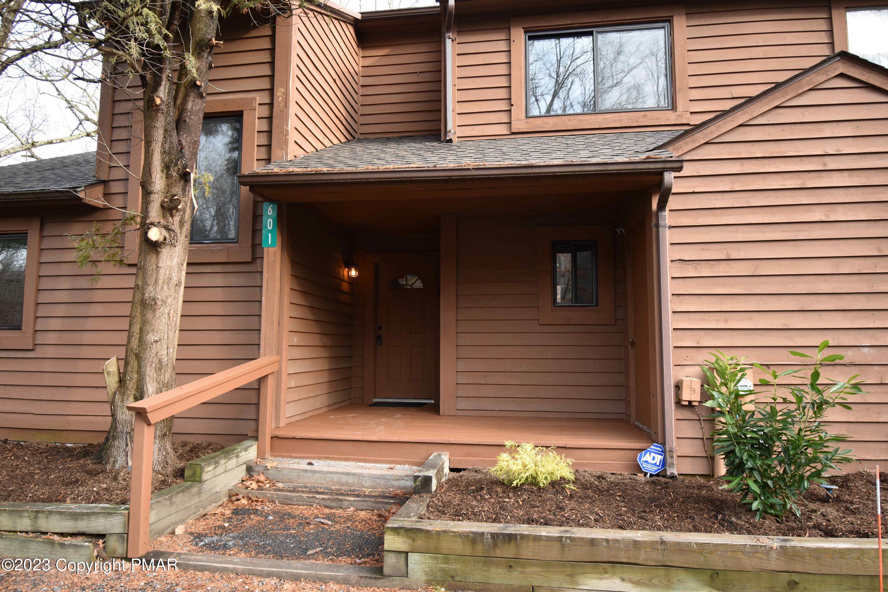 601 Mountain View Way Bushkill, PA 18324 - Photo 28 of 37 Front2