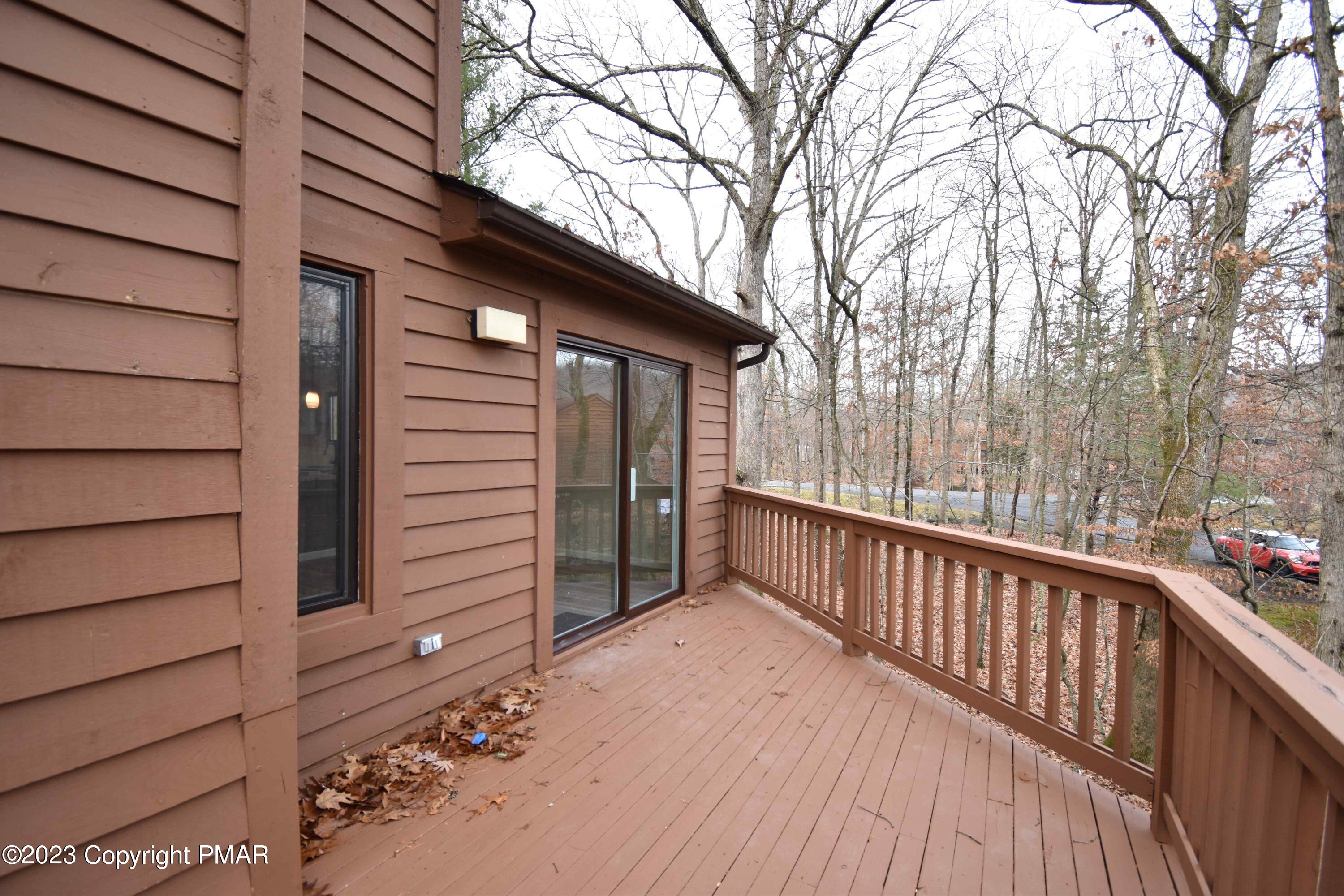 601 Mountain View Way Bushkill, PA 18324 - Photo 29 of 37 Deck