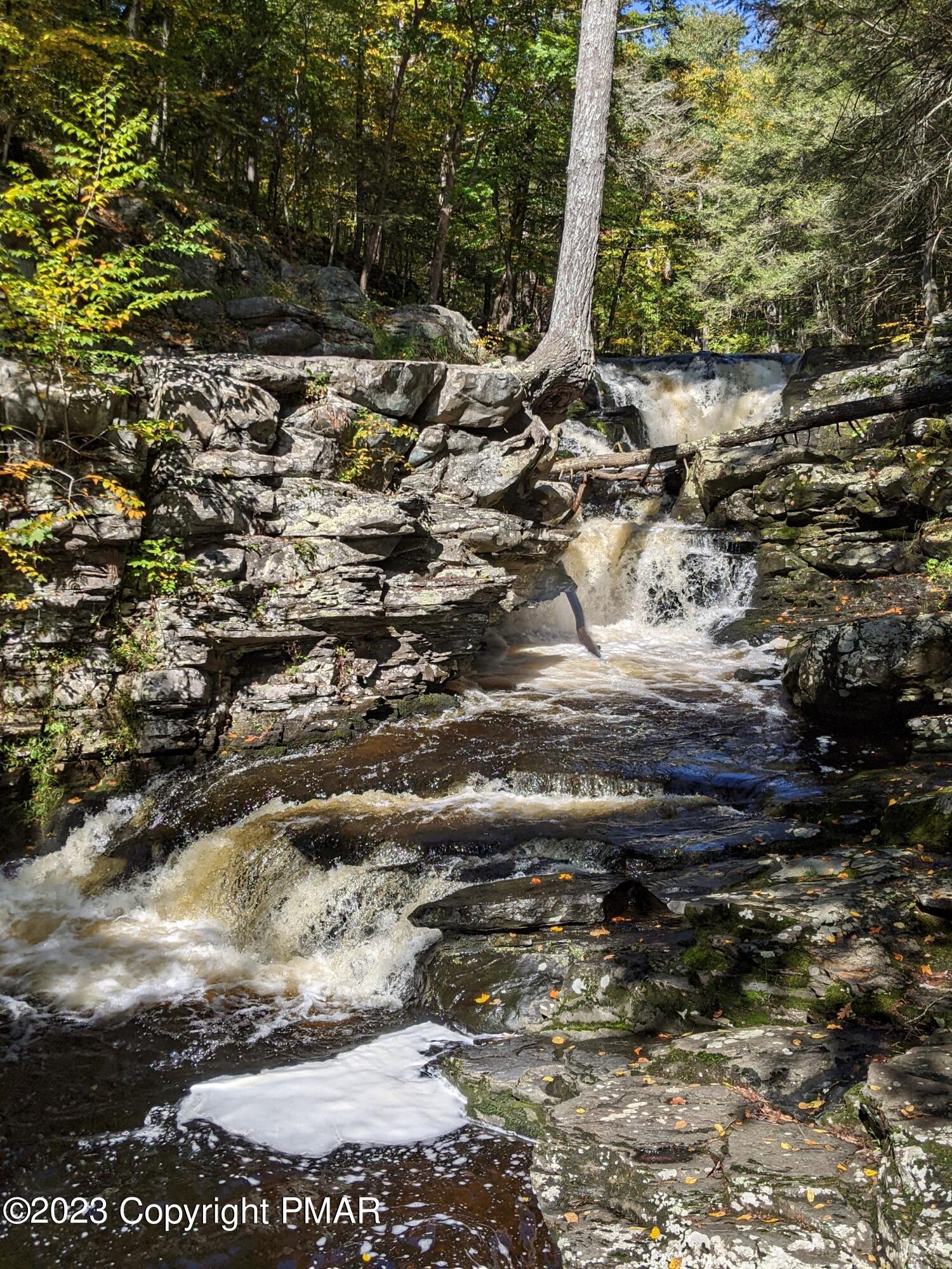 601 Mountain View Way Bushkill, PA 18324 - Photo 36 of 37 Winona Falls