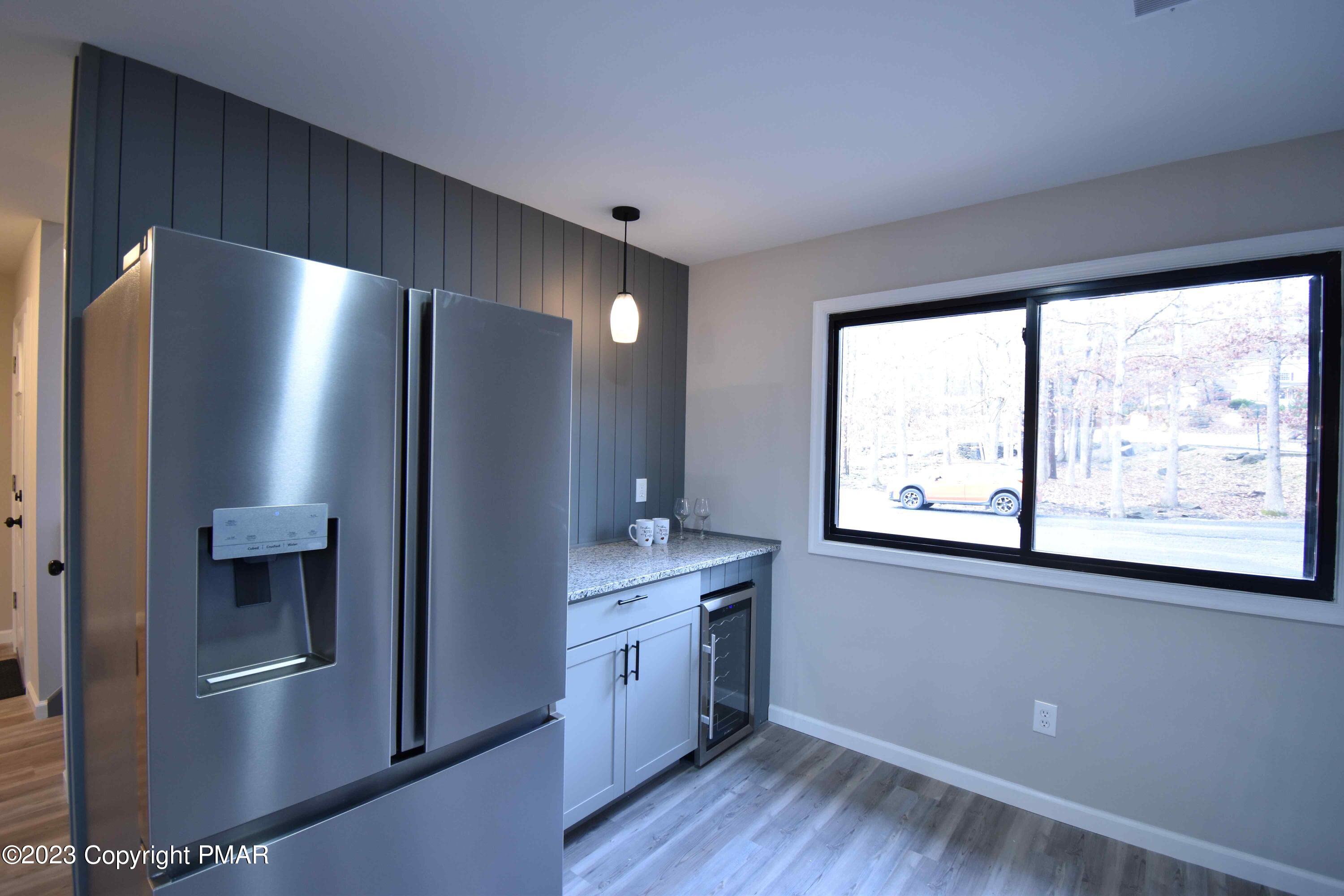 601 Mountain View Way Bushkill, PA 18324 - Photo 4 of 37 Kitchen