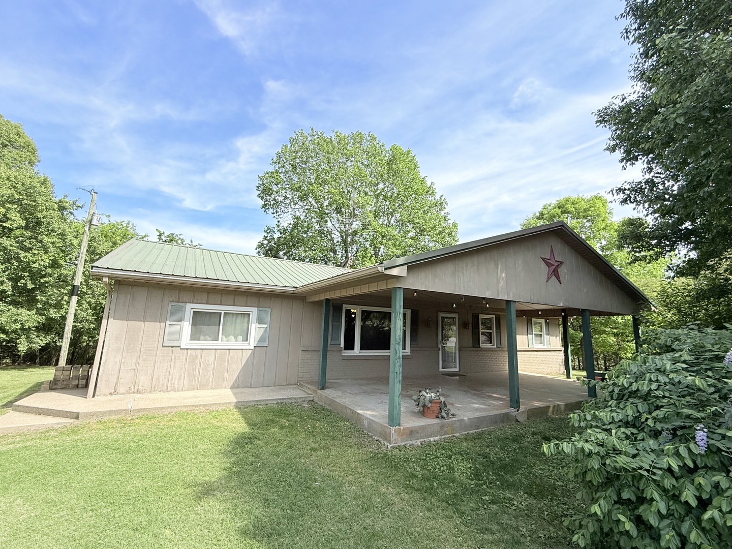 106 Highway 1 Cave In Rock, IL 62919 - Photo 2 of 27