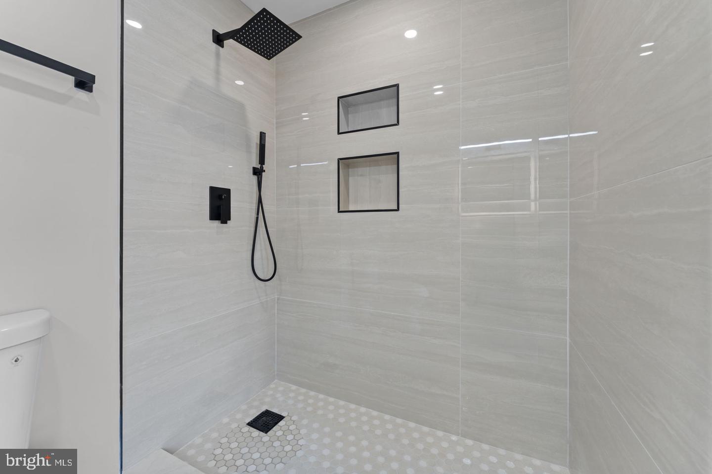 1841 Tubman Road Southeast Washington, DC 20020 - Photo 20 of 33 Master Bedroom - Walk In Shower