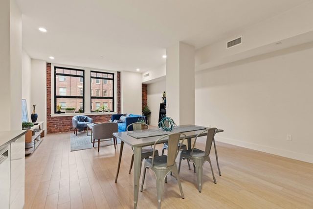 $785,000 | 121 Portland Street, Unit 411, Boston, MA 02114