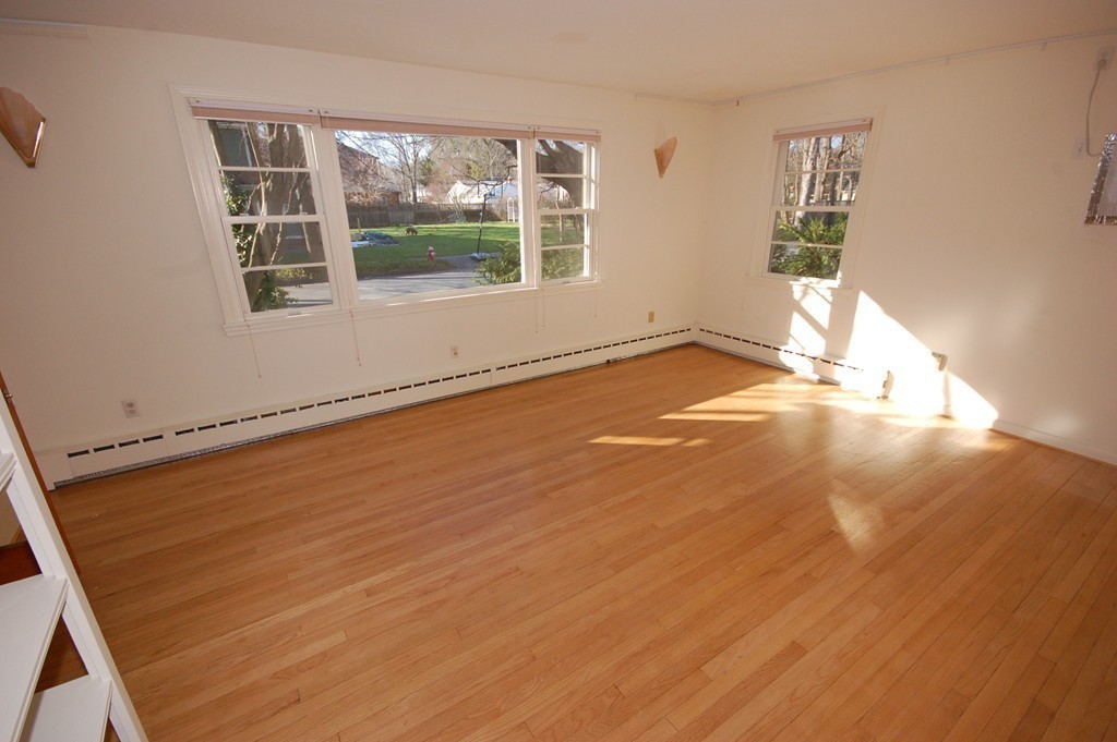 88 Maynard Road Northampton, MA 01060 - Photo 8 of 29 Gallery Image 8