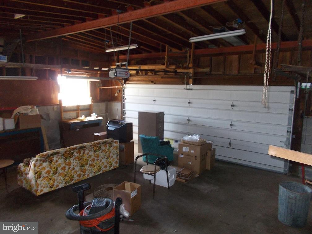 14807 Daley Road Hagerstown, MD 21740 - Photo 23 of 37 GARAGE