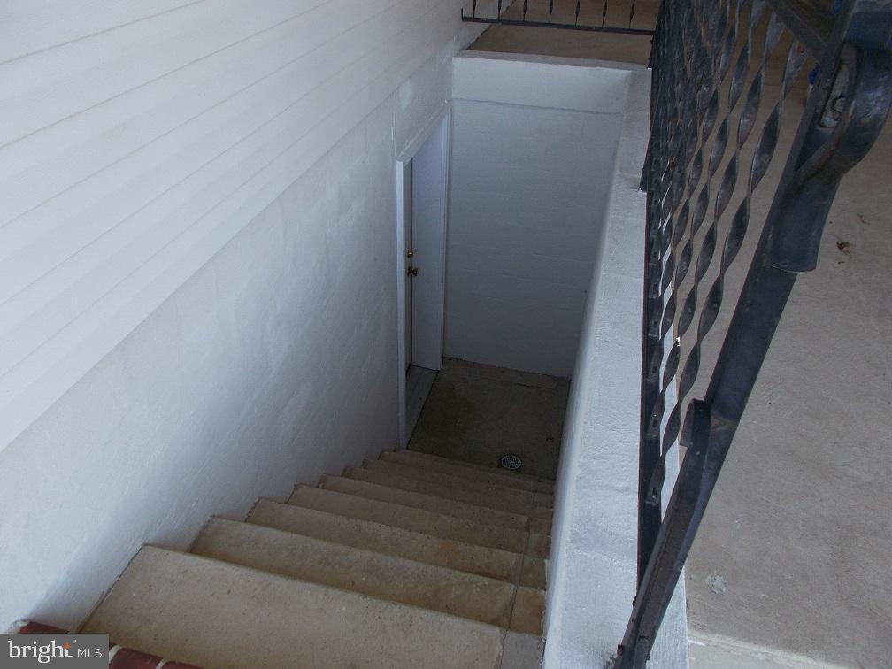 14807 Daley Road Hagerstown, MD 21740 - Photo 25 of 37 BASEMENT ACCESS
