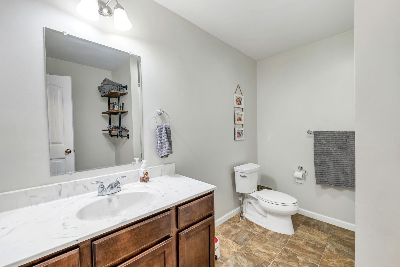 192 Oak Hill Road Lebanon, ME 04027 - Photo 15 of 33 192OakHillRd043