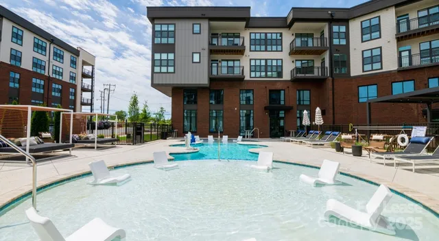 $4,272 | 704 West Tremont Avenue, Unit TH1, Charlotte, NC 28203