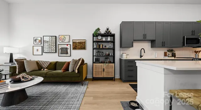 $4,272 | 704 West Tremont Avenue, Unit TH1, Charlotte, NC 28203