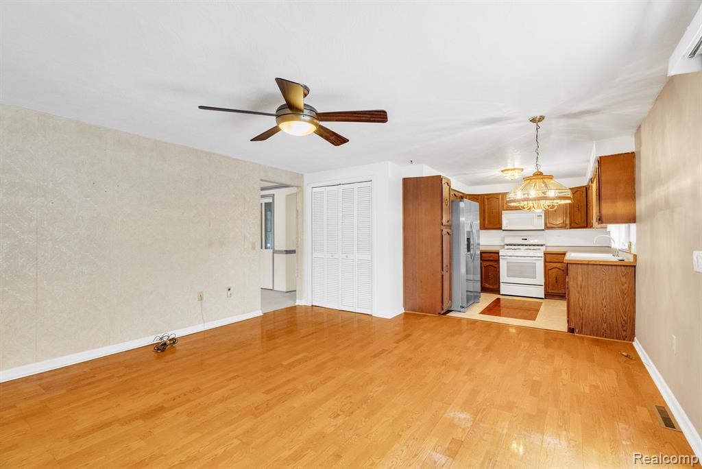 2650 Alger Road Port Huron, MI 48060 - Photo 14 of 49