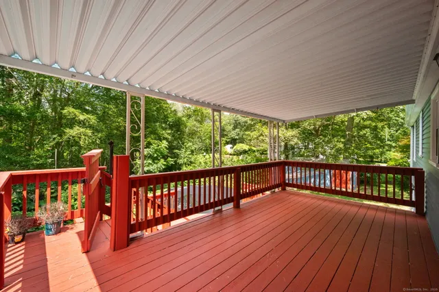 $452,000 | 37 Stoneywood Drive, East Lyme, CT 06357