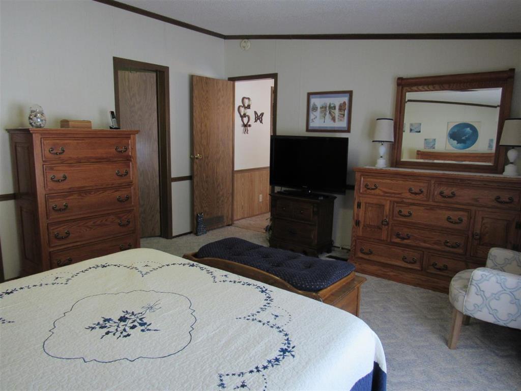 11283 South Town Line Road Roscommon, MI 48653 - Photo 7 of 15 Gallery Image 7