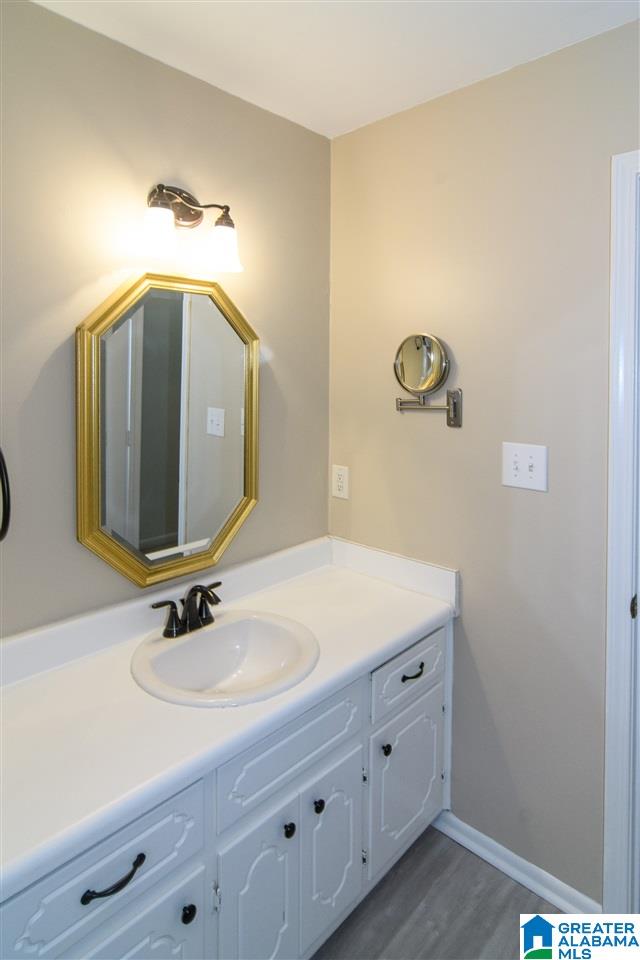 548 Overhill Drive Pelham, AL 35124 - Photo 13 of 32