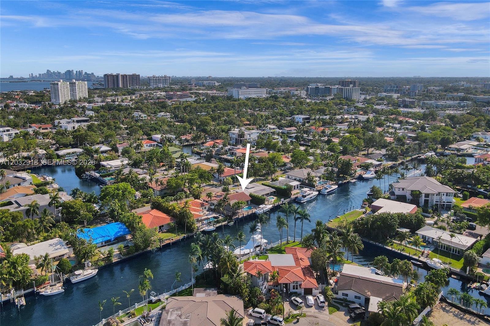 2075 Ixora Road North Miami, FL 33181 - Photo 10 of 32