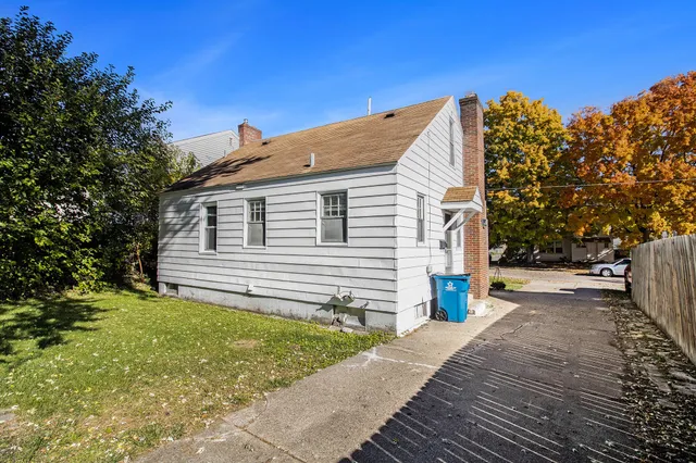 $249,900 | 2461 Wyoming Avenue Southwest, Wyoming, MI 49519