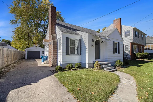 $249,900 | 2461 Wyoming Avenue Southwest, Wyoming, MI 49519