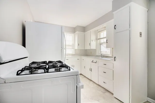 $249,900 | 2461 Wyoming Avenue Southwest, Wyoming, MI 49519