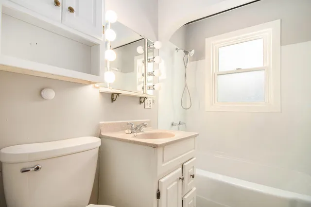 $249,900 | 2461 Wyoming Avenue Southwest, Wyoming, MI 49519